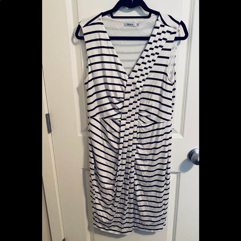 Ricki’s Striped Sleeveless Maxi Dress. Size: Large